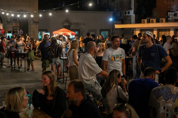 Zagreb: PLACe market na tržnici Dolac posjetili brojni Zagrepčani