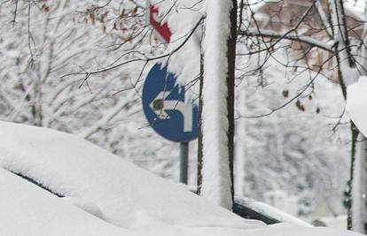 Čistili su snijeg pa se potukli: Trojica tražila pomoć liječnika