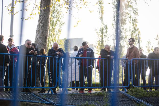 Zagrebačka policija organizirala je  javnu prodaju pronađenih predmeta kojima je istekao rok čuvanja