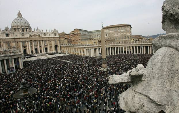 Papa Ivan Pavao II, sprovod