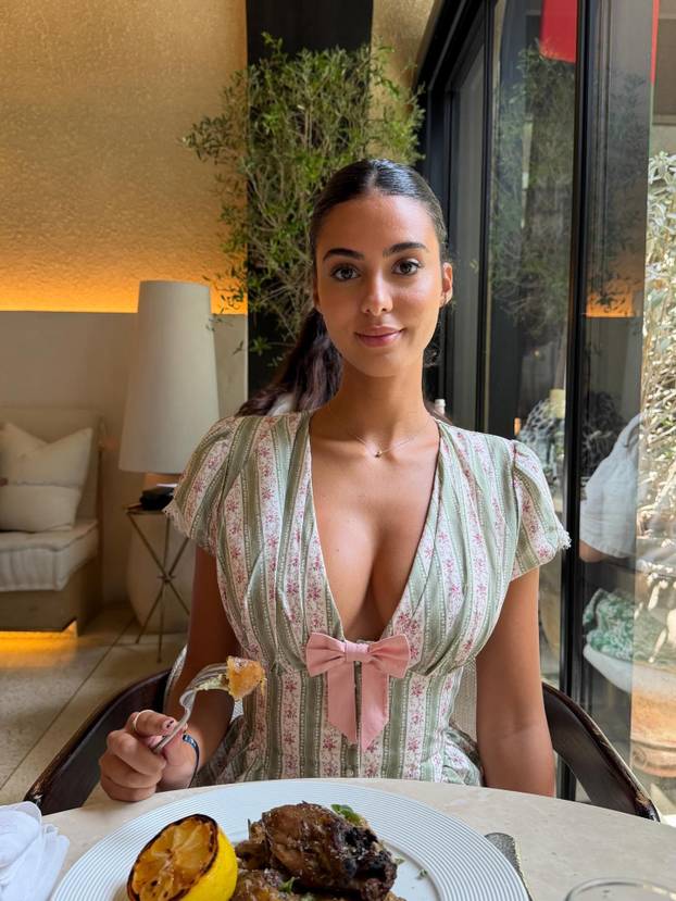 FOTO Seksi Rita raskošne obline pokazuje u mini bikinijima: Ocijenite badiće od 1 do 10!