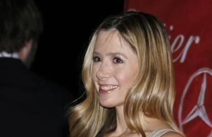 Mira Sorvino slomila pet zubi na snimanju miniserije