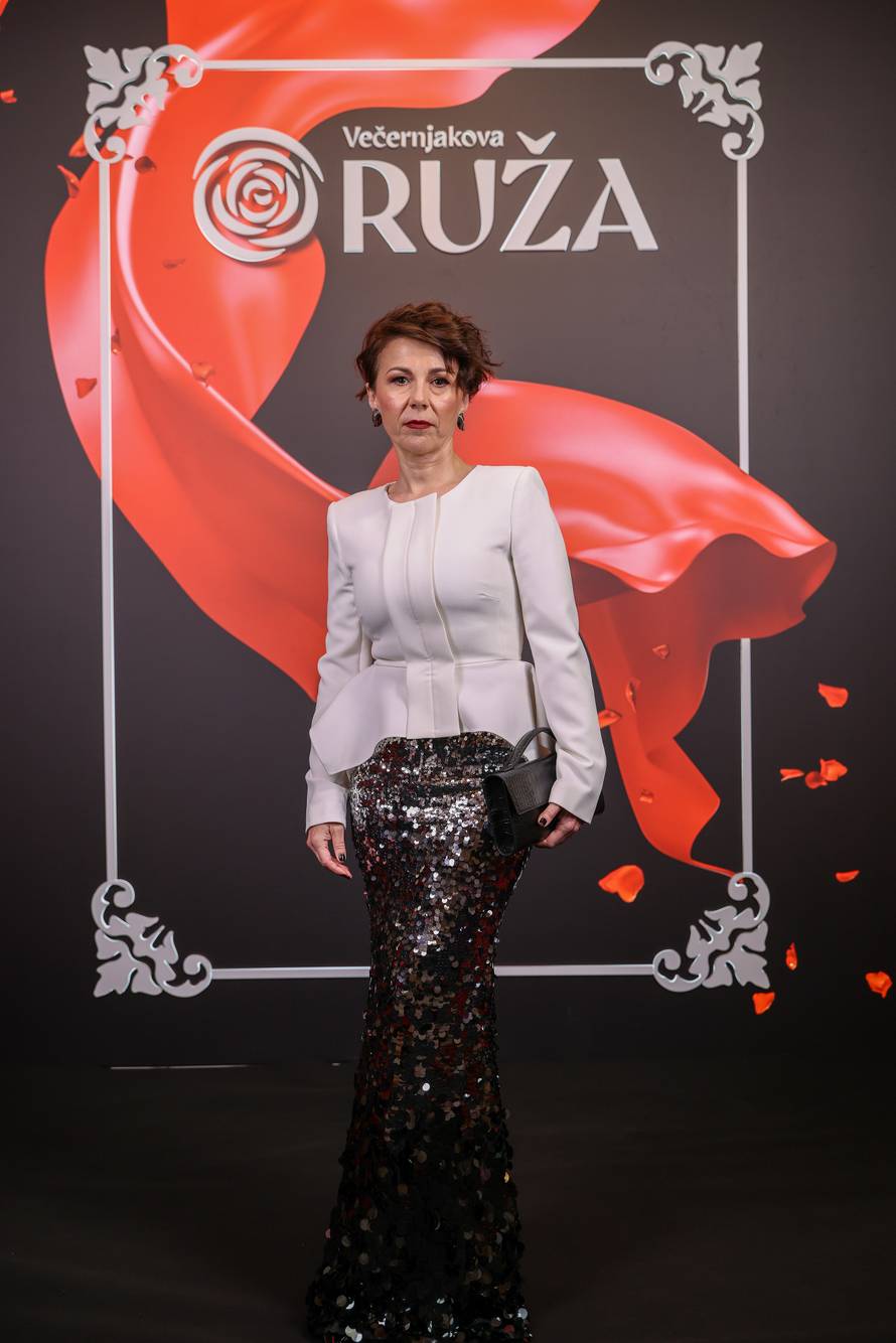 Zagreb: Uzvanici na dodjelu medijske nagrade "Večernjakova ruža" u Hrvatskom narodnom kazalištu