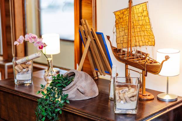 FOTO Zavirite u prvi brod-hotel u Hrvatskoj: Noćenje na ovom brodu u Rijeci ima posebnu čar