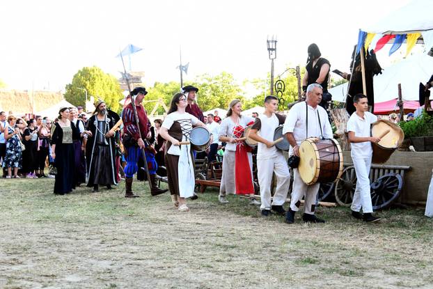 Doček kralja Ludovika Anžuvinca na Renesansnom festivalu u Koprivnici