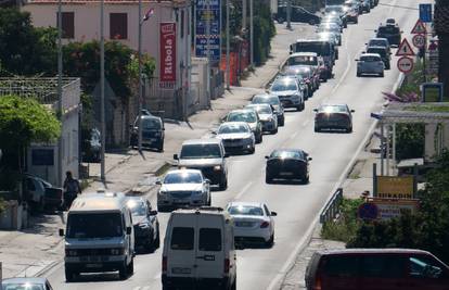 Ogromne gužve od Omiša do Splita: 'Za sat vremena sam prešao par stotina metara'