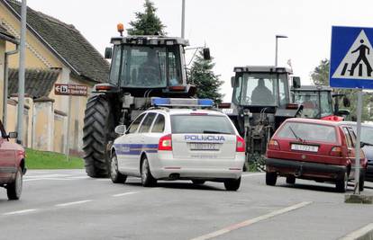 Sa 10 traktora virovitički seljaci blokirali dio ceste