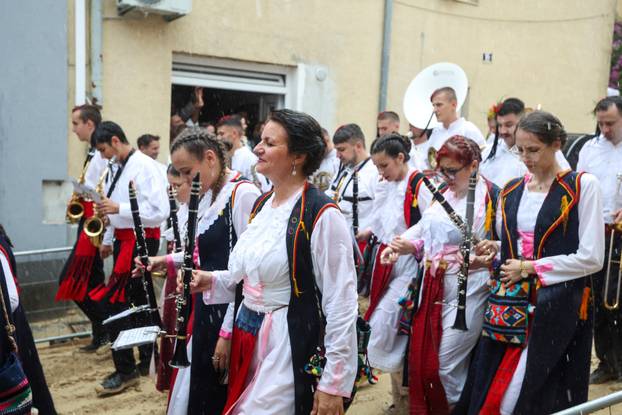 Sinj: Zbog jakog pljuska odgođena 310. Sinjska alka