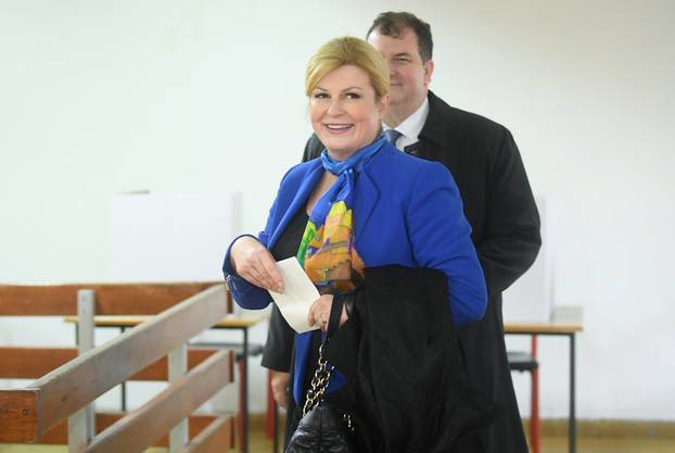 Zagreb: Aktualna predsjednica Grabar-Kitarović glasovala na predsjedničkim izborima
