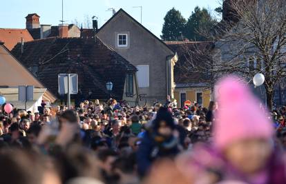 FOTO U Fužinama i Samoboru u podne veselo ispraćena stara te dočekana nova 2024. godina