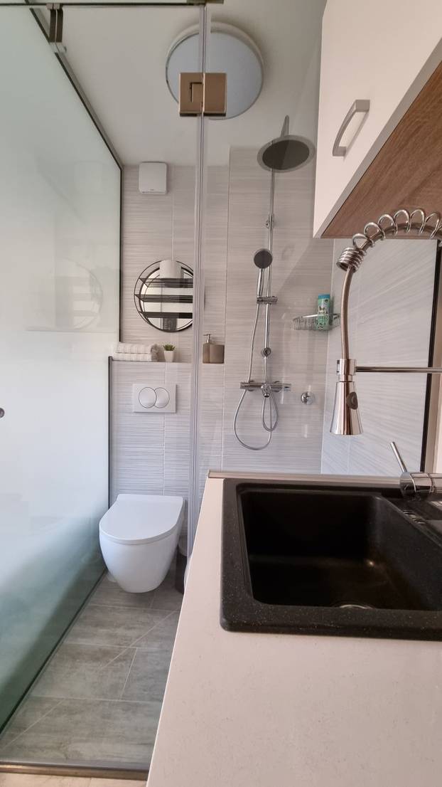 FOTO Prodaju garsonijeru u Zagrebu: Dok kuhate, gledate osobu na wc-u! Ovo je cijena...