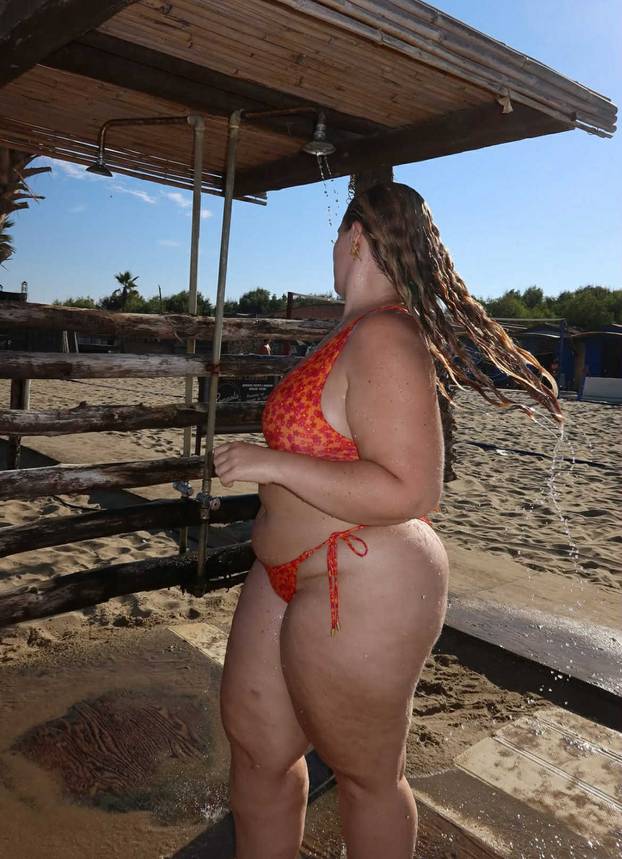 FOTO Plus-size manekenka voli pozirati u donjem rublju: 'Često dobivam bračne ponude'