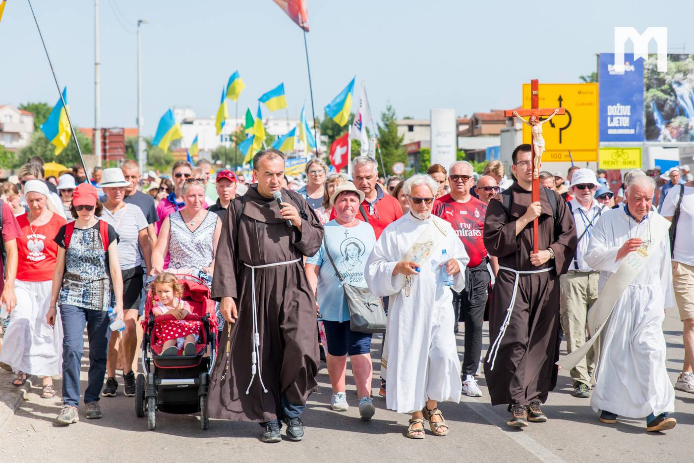 Tisuće ljudi iz cijeloga svijeta u Međugorju je molilo za mir, posebno su brojni bili Ukrajinci