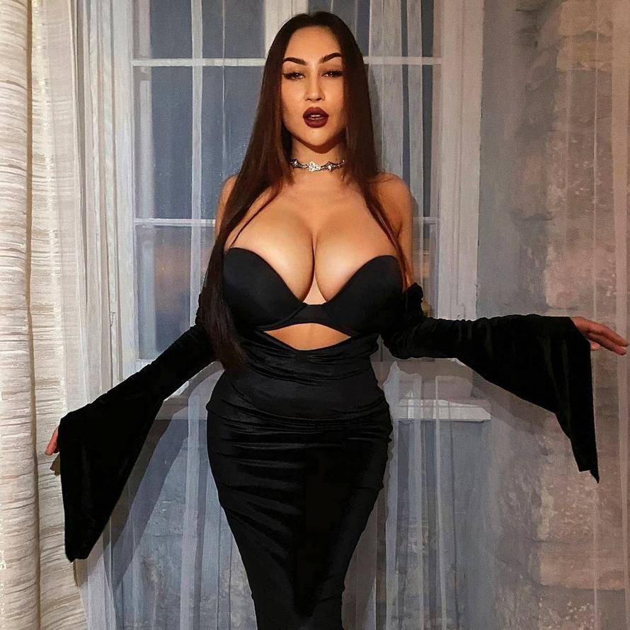 Bujna Ukrajinka u Splitu: Dijeli vruće fotke i pozira bez šminke