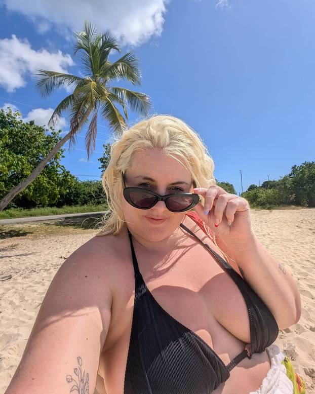 FOTO Fotkala se uz Arsenalovu zvijezdu, 'pobrkali' su je za njegovu djevojku: 'Odvratni ste'