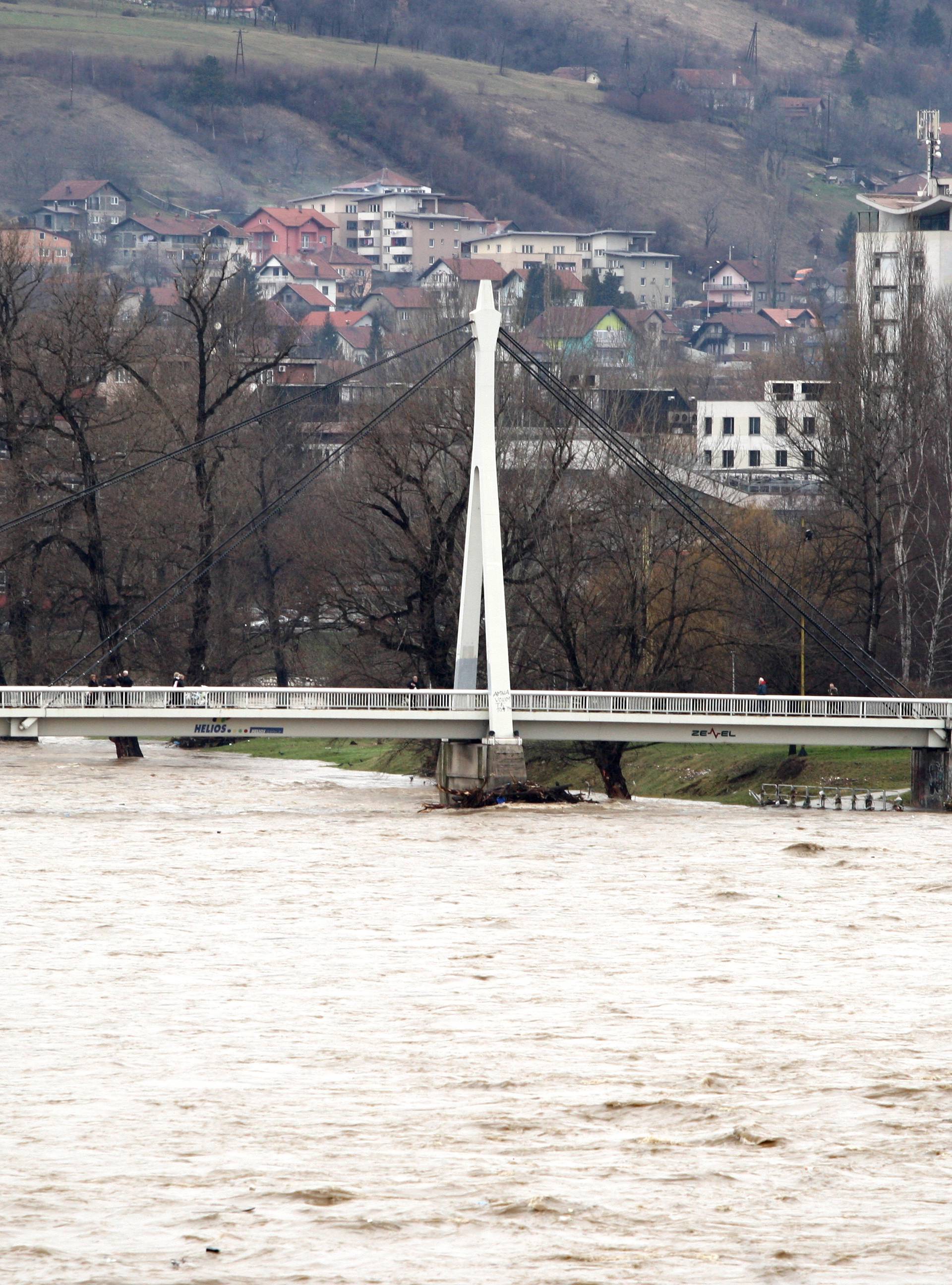 U Zenici i okolici zbog poplava proglaÅ¡eno izvanredno stanje