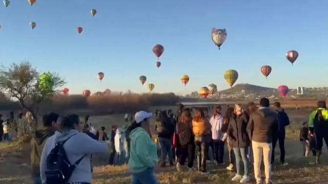 VIDEO Nebo prepuno šarenih balona na meksičkom festivalu