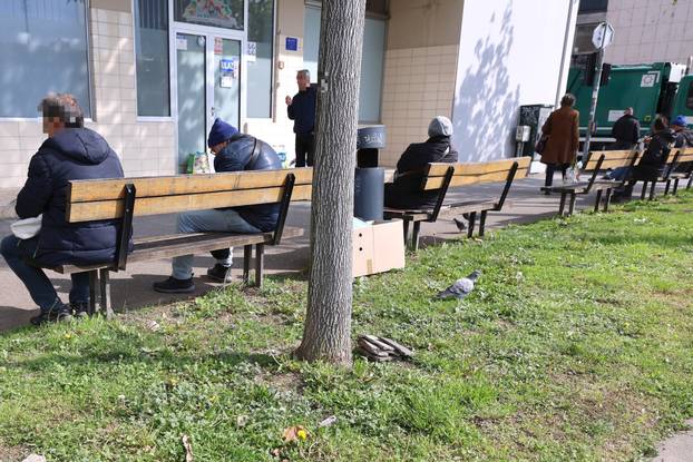 FOTO Veliki petak u pučkim kuhinjama: 'Na Svetom Duhu imamo spremnih 750 obroka'