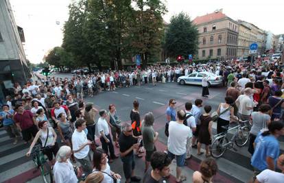 Prosvjednici će danas u 19 blokirati promet i kamione