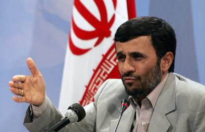  Ahmadinedžad tvrdi kako je cijena nafte "umjetna"