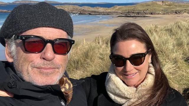 Pierce Brosnan objavio fotku sa suprugom i najavio novi projekt