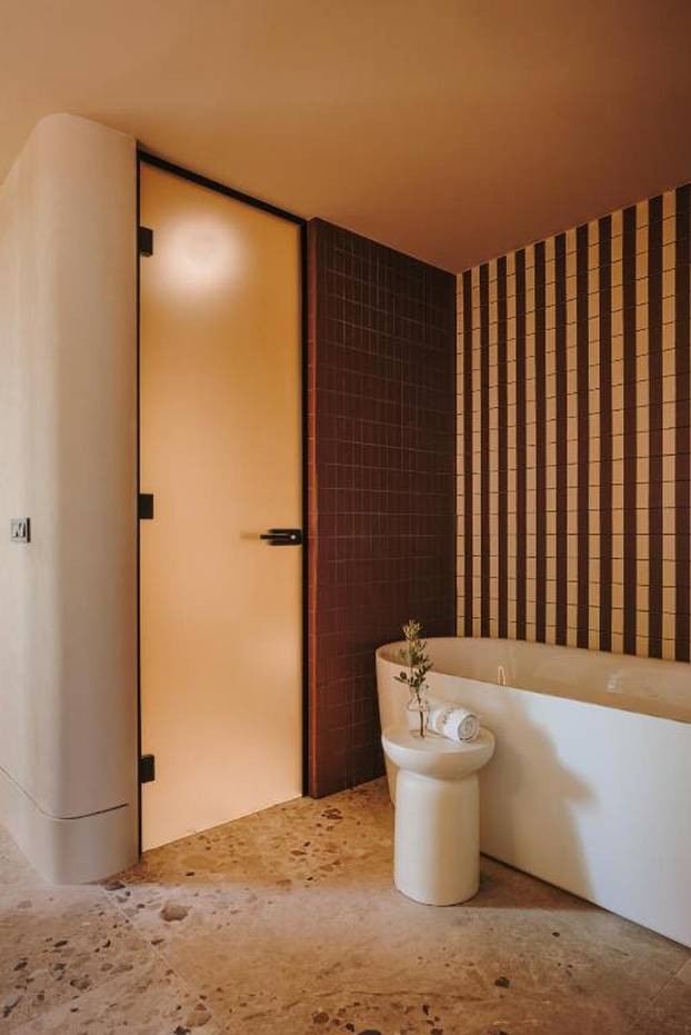 FOTO Suvremeni hotel u starom ribarskom mjestu na Ugljanu privlači ljubitelje mira i uživanja