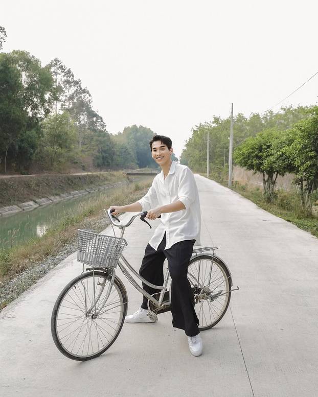 Transformacije ove zanosne ljepotice prate milijuni: Ispod maske se zapravo krije mladić!