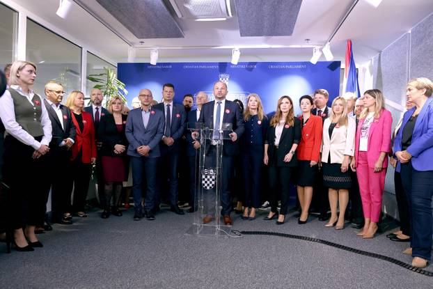 Zagreb: Siniša Hajdaš Dončić i Sabina Glasovac o temi  "I to je domoljublje"