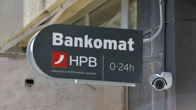 Od 1. travnja Jadransku banku preuzima Hrvatska poštanska banka