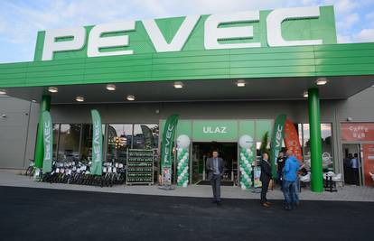 Pevec povećava naknadu za novorođenče na 4.000 kuna