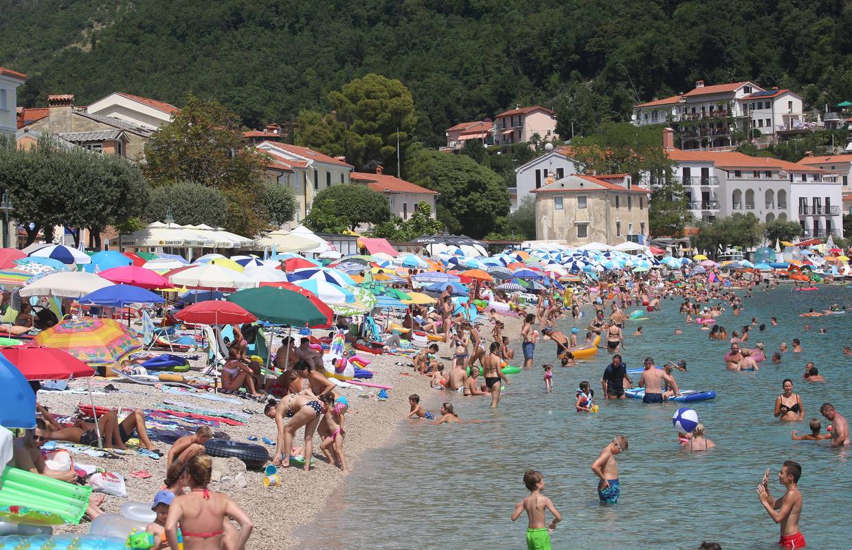 U Hrvatskoj 246 tisuća turista, promet na 26-27 posto lanjskog