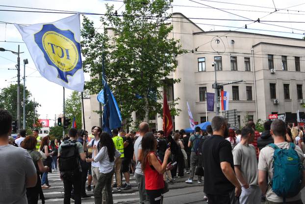 Beograd: Studenti u blokadi pozvali su na skup na Slaviji, a jedno od okupljališta građana je i kod Pravnog fakulteta