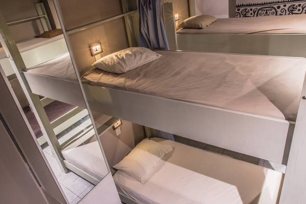 Ovo su tajne na kruzerima koje sigurno niste znali: Tajni bazen za posadu, magneti u zidovima