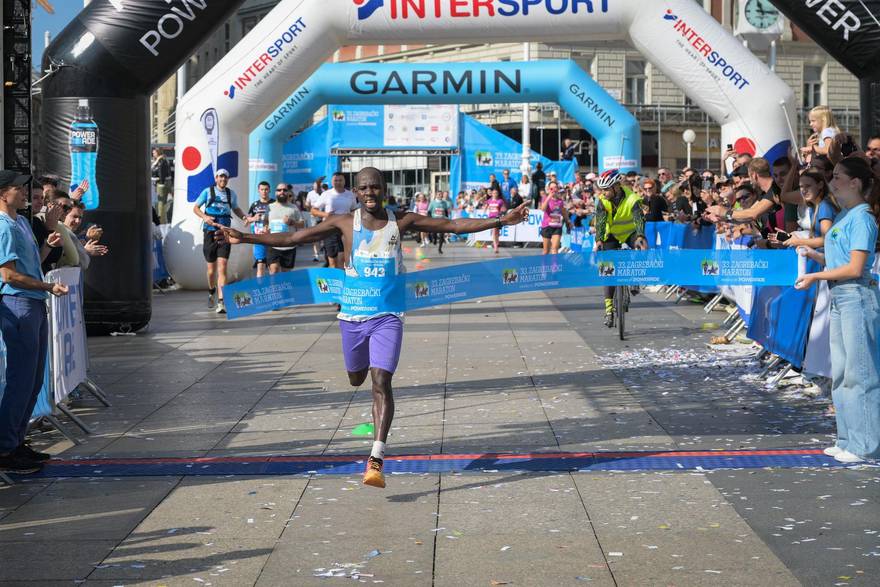 Tisu&cacute;e ljudi stiglo u Zagreb na maraton: Tre&cacute;e mjesto osvojio je Zagrep&ccaron;anin Ivan Dra&ccaron;ar
