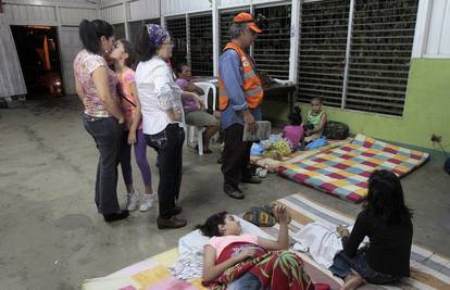 Snažan potres u El Salvadoru: Nema opasnosti od tsunamija