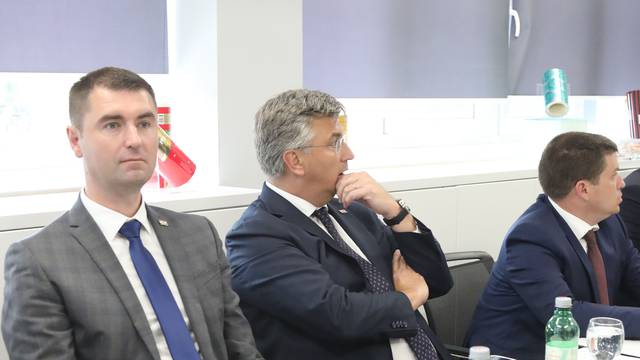 Drniš: Andrej Plenković obišao tvornicu Aluflexpack Novi