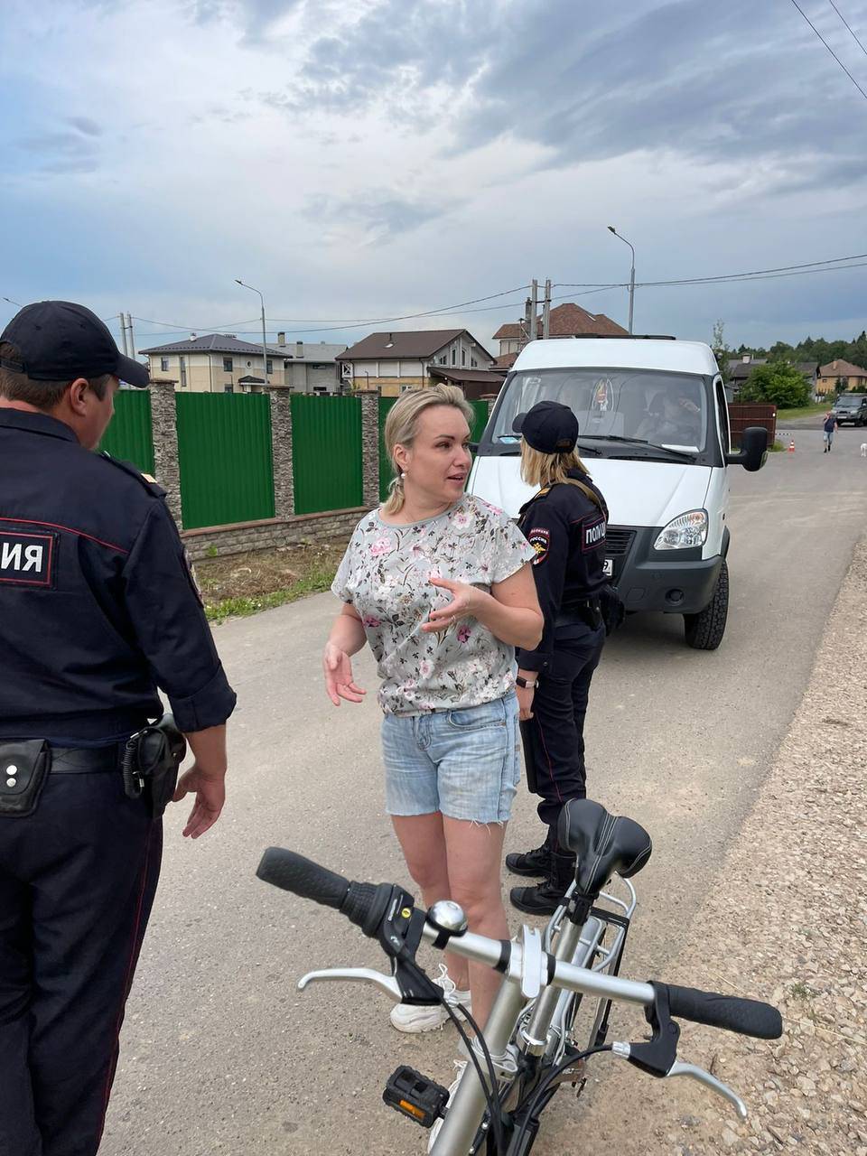 Rusi uhitili pa pustili novinarku koja je prosvjedovala na javnoj televiziji: 'Sve je u redu'