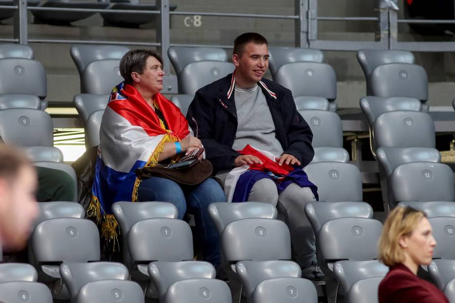 Zadar: Zagrijavanje rukometaša prije početka prijateljske utakmice između Hrvatske i Švicarske