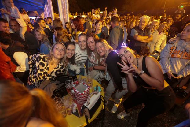 Gornja Bistra: Nastup Maje Šuput oduševio publiku na Bistranskoj Čušpazijadi