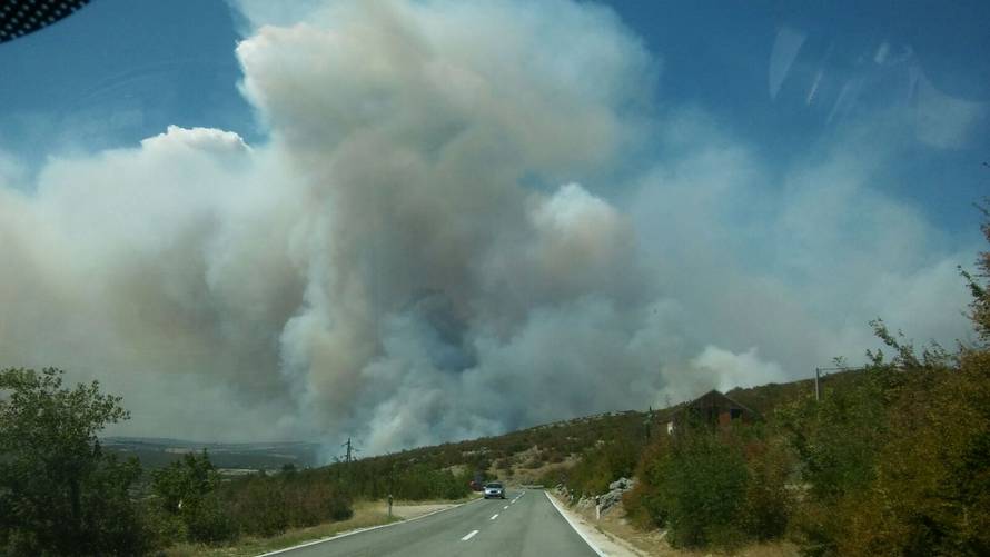 'Obranili smo kuće. Situacija je puno bolja, vjetar je oslabio...'