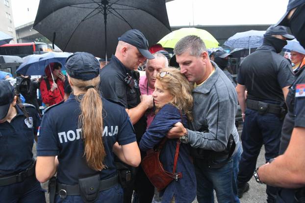 Beograd: Žandarmerija spriječila blokadu Beogradskog sajma, troje privedenih