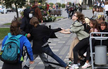 Nezapamćeni prosvjedi protiv Lukašenka: Bjeloruski studenti na ulicama, ne žele represiju!