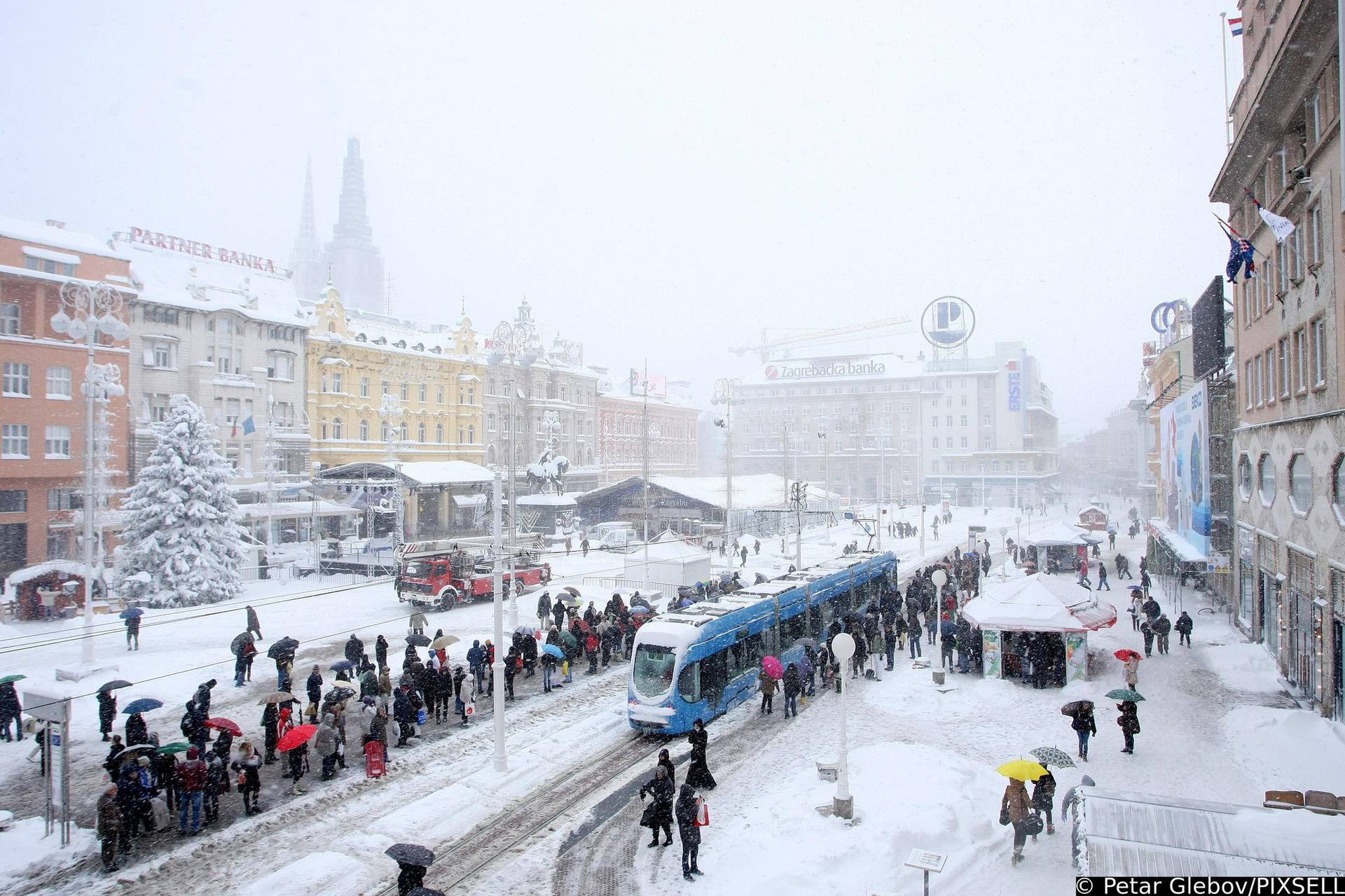 Zagreb na današnji dan prije 10 godina. U Maksimiru bilo 68 cm snijega! Bandić: Pojest ćemo ga