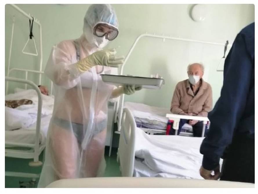 Medicinska sestra na zaraznom odjelu nosila je samo bikini...