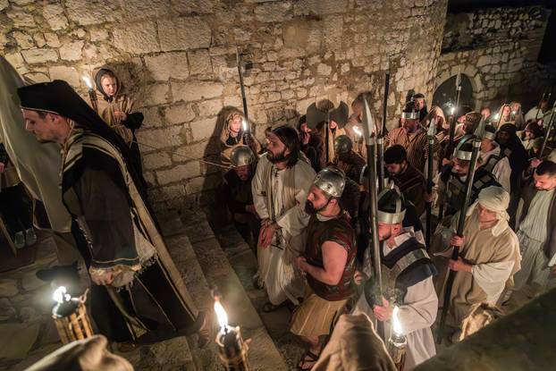 Imotski: Uprizorenje 24. Žive slike Muke Isusove