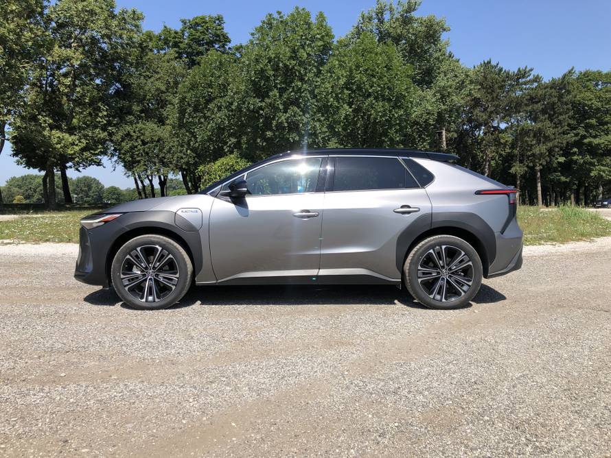 Toyota bZ4X: Mnogo zabave u vožnji, ali i jako puno novca