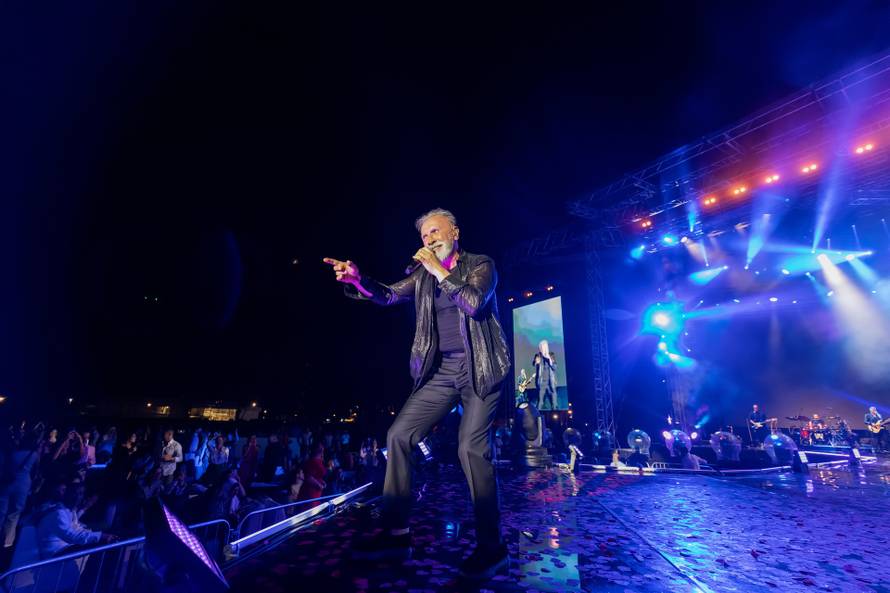 Dino Merlin prije Arene: 'Mogli ste jest kestene ili voditi ljubav, ali odlučili ste doći na koncert'