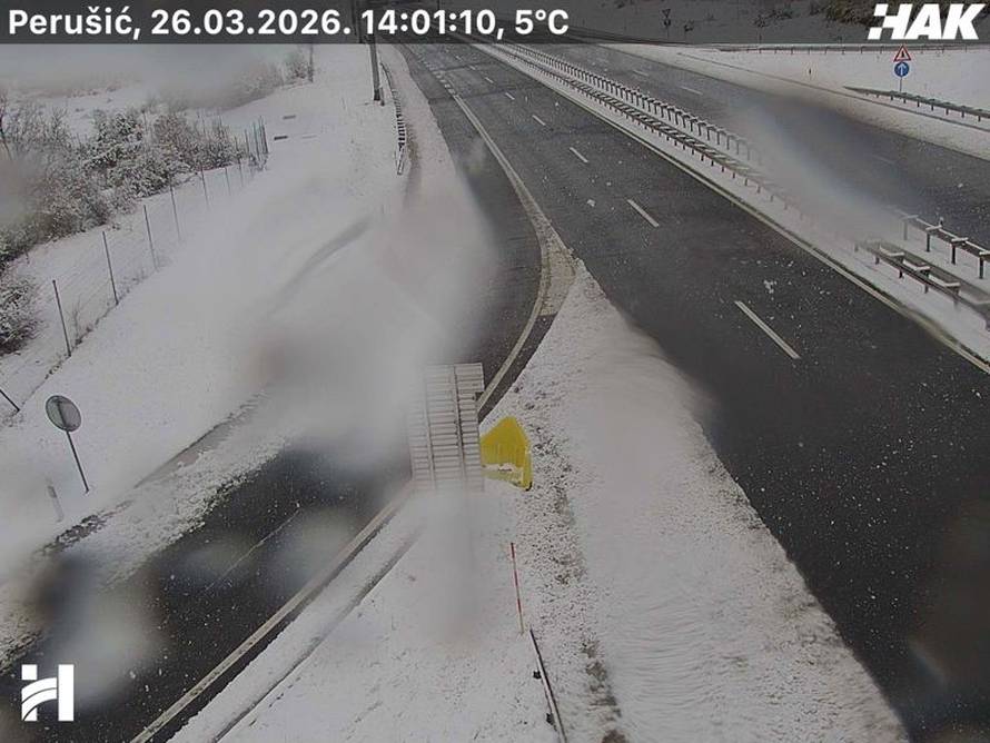 CRVENI METEOALARM Podigli razinu upozorenja za Zagreb! Vjetar ruši stabla po gradu...