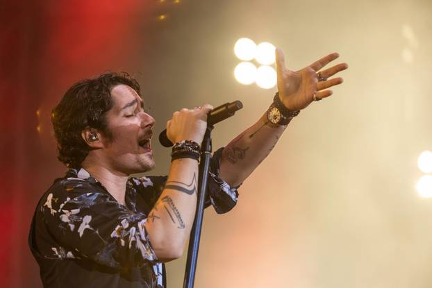 Pula: Parni valjak održao koncert u prepunoj Areni 