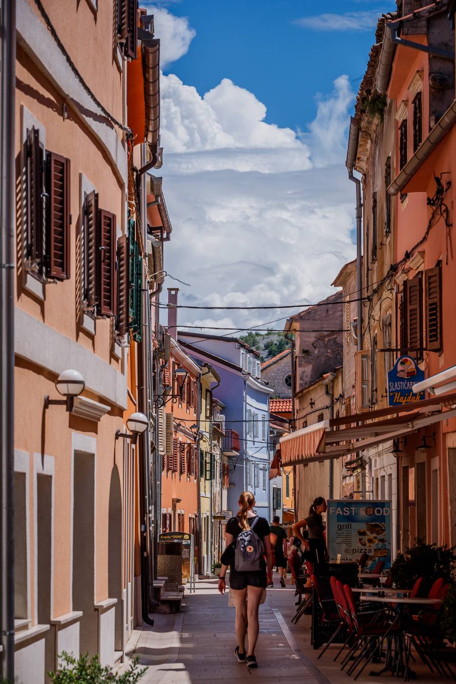 Ljetni ugođaj u gradu Skradinu